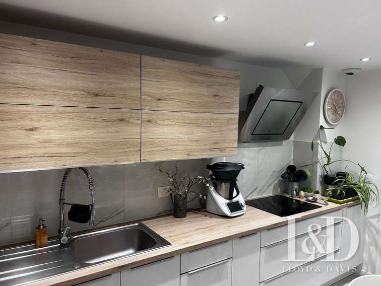 House Breuil-Bois-Robert - 10 bedrooms - 345m²