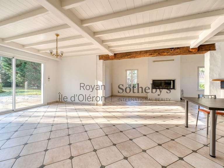 Maison Breuillet - 4 chambres - 225m²