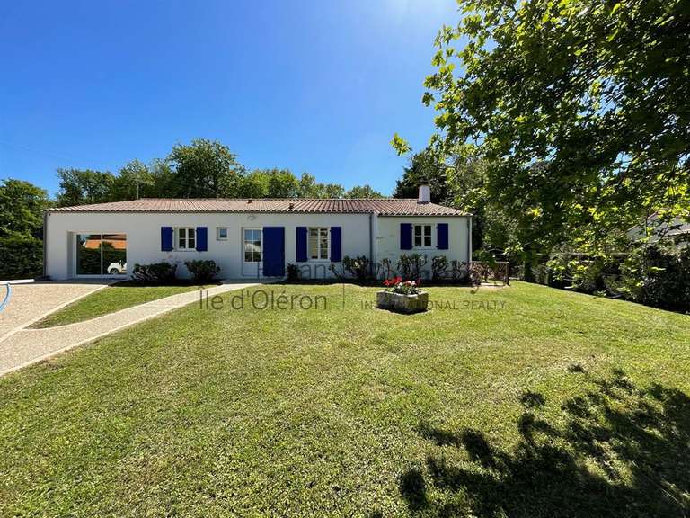 Maison Breuillet - 4 chambres - 225m²