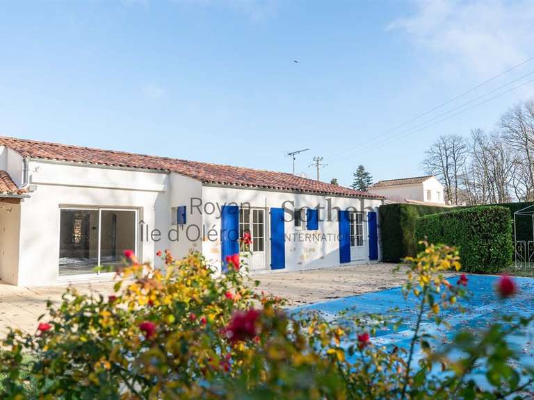 Maison Breuillet - 4 chambres - 225m²