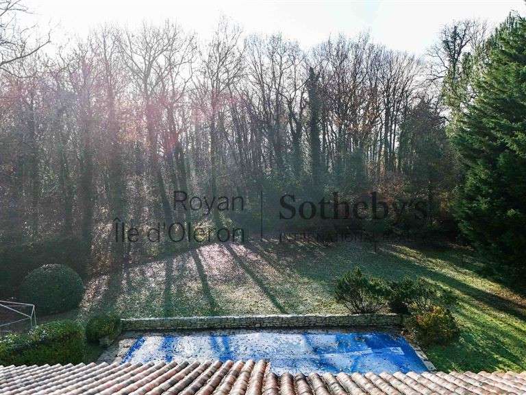 Maison Breuillet - 4 chambres - 225m²