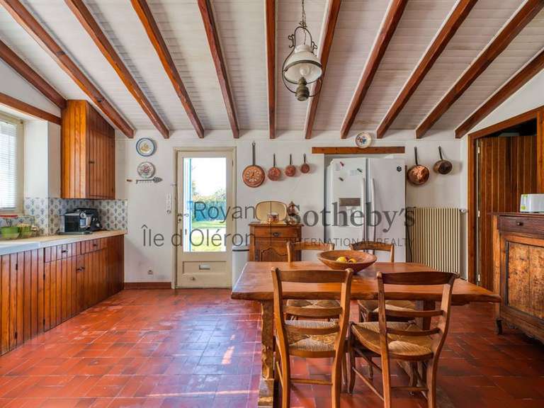 Maison Breuillet - 7 chambres - 260m²