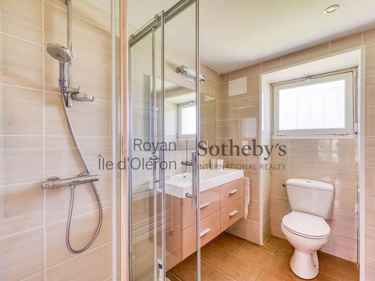 House Breuillet - 7 bedrooms - 260m²