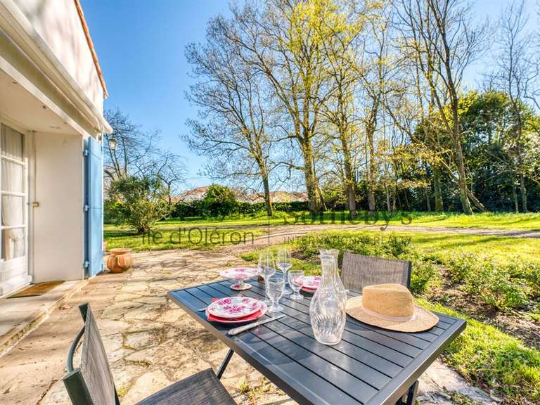 Maison Breuillet - 7 chambres - 260m²