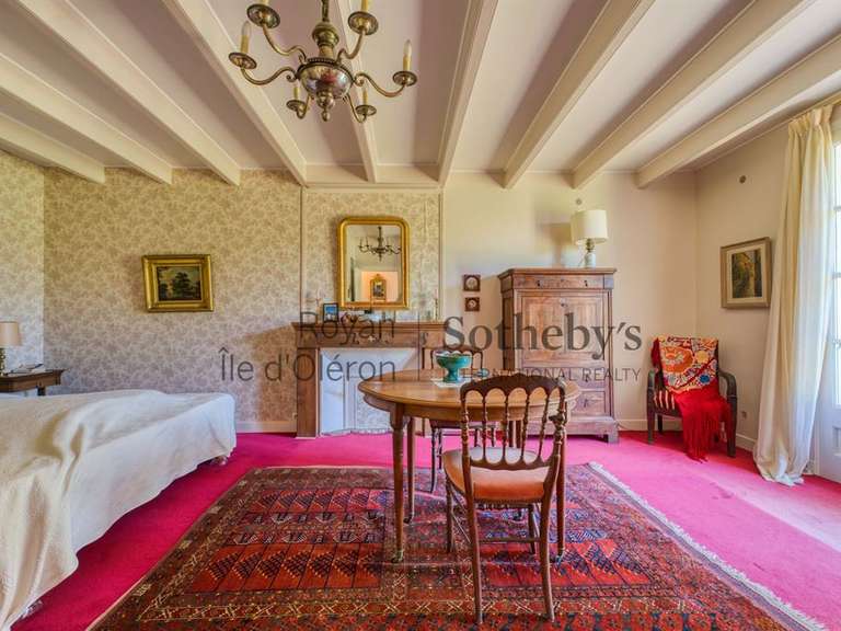 Maison Breuillet - 7 chambres - 260m²