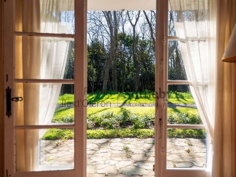 Maison Breuillet - 7 chambres - 260m²