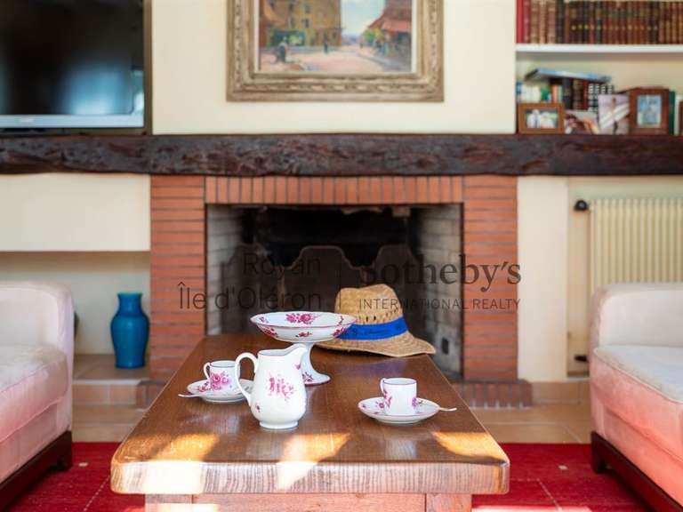 Maison Breuillet - 7 chambres - 260m²