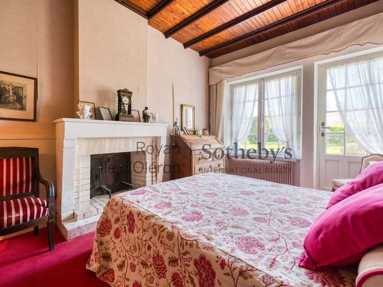 Maison Breuillet - 7 chambres - 260m²