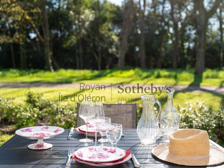 Maison Breuillet - 7 chambres - 260m²