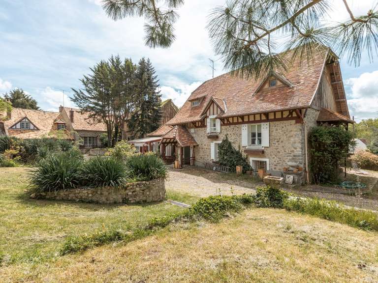 Propriété Breuillet - 8 chambres - 380m²