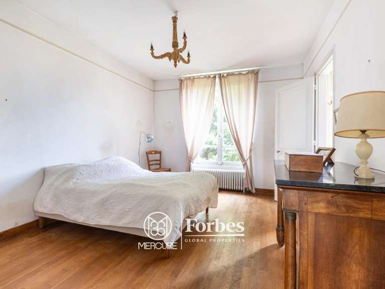 Propriété Brie-Comte-Robert - 5 chambres - 250m²