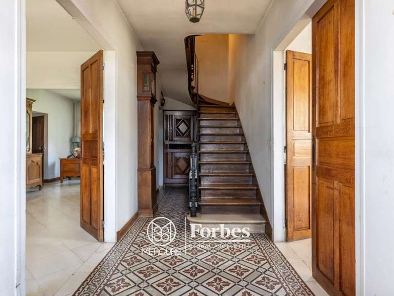 Propriété Brie-Comte-Robert - 5 chambres - 250m²