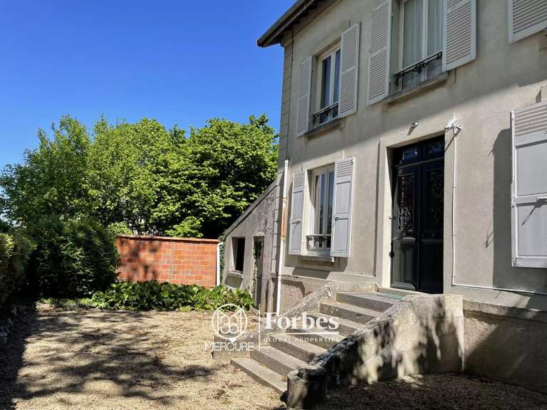 Propriété Brie-Comte-Robert - 5 chambres - 250m²