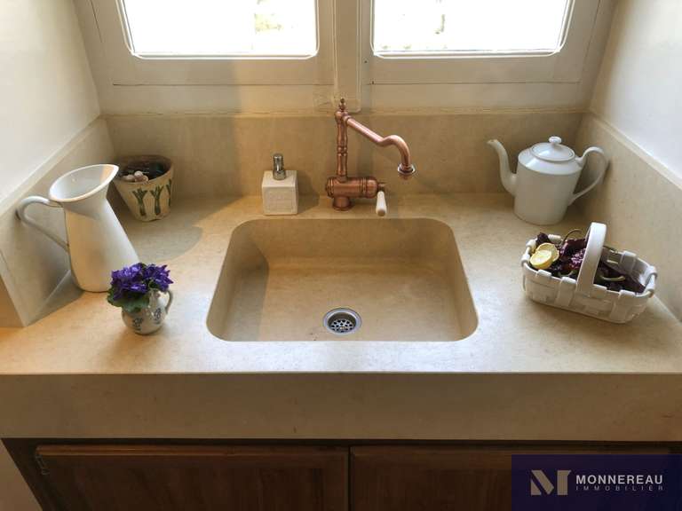 Maison Brie-sous-Barbezieux - 3 chambres - 208m²