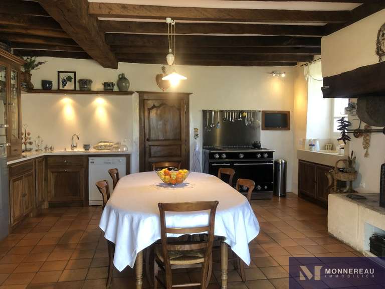 Maison Brie-sous-Barbezieux - 3 chambres - 208m²