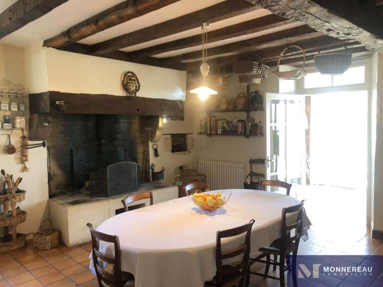 Maison Brie-sous-Barbezieux - 3 chambres - 208m²