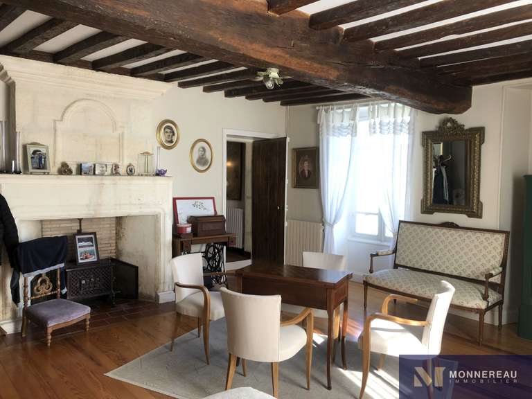 Maison Brie-sous-Barbezieux - 3 chambres - 208m²