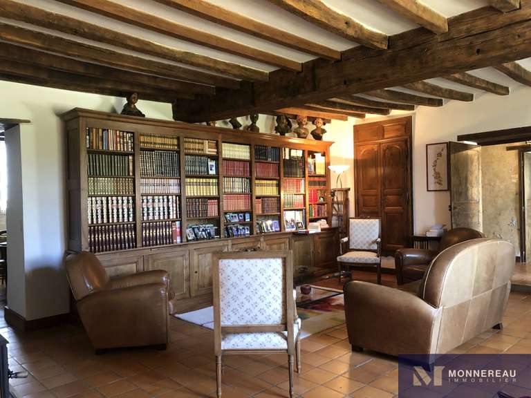 Maison Brie-sous-Barbezieux - 3 chambres - 208m²