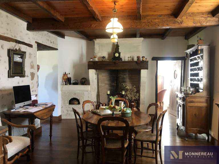 Maison Brie-sous-Barbezieux - 3 chambres - 208m²