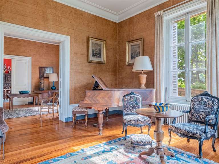 House Brignais - 8 bedrooms - 522m²