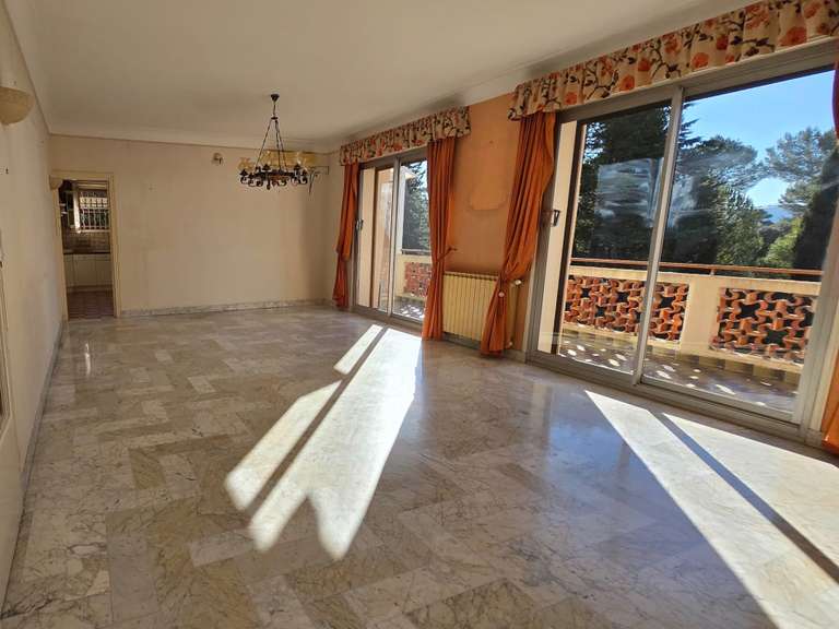 House Brignoles - 5 bedrooms - 204m²