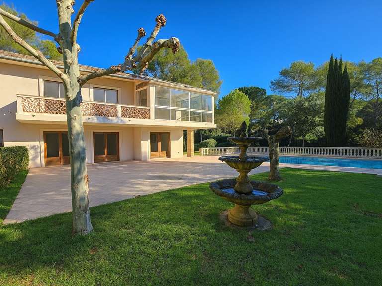 House Brignoles - 5 bedrooms - 204m²