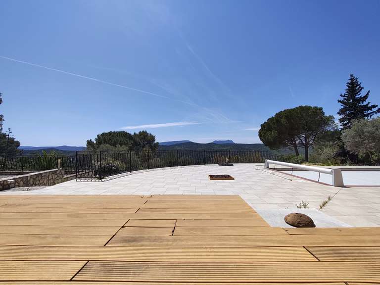 House Brignoles - 7 bedrooms - 300m²