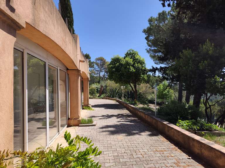 Maison Brignoles - 7 chambres - 300m²