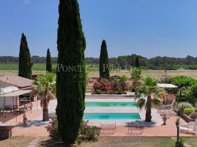 Propriété Brignoles - 12 chambres - 1080m²