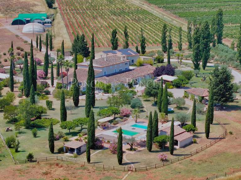 Propriété Brignoles - 12 chambres - 1080m²