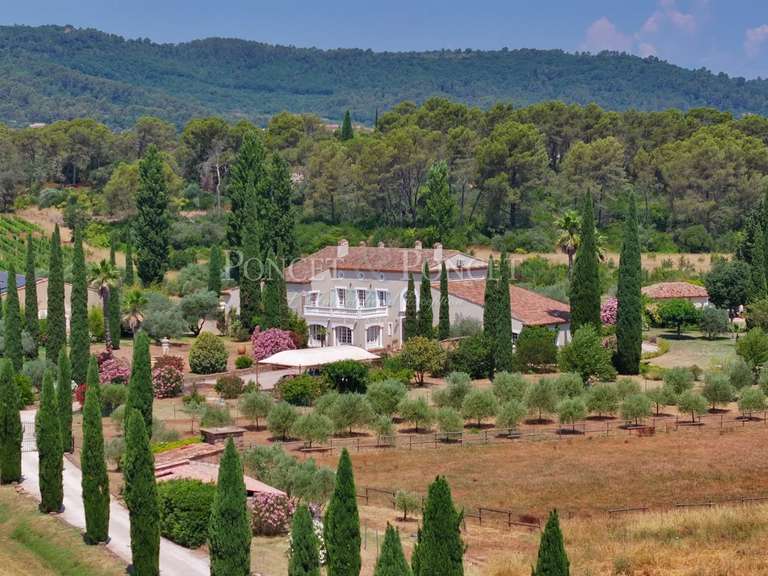Propriété Brignoles - 12 chambres - 1080m²