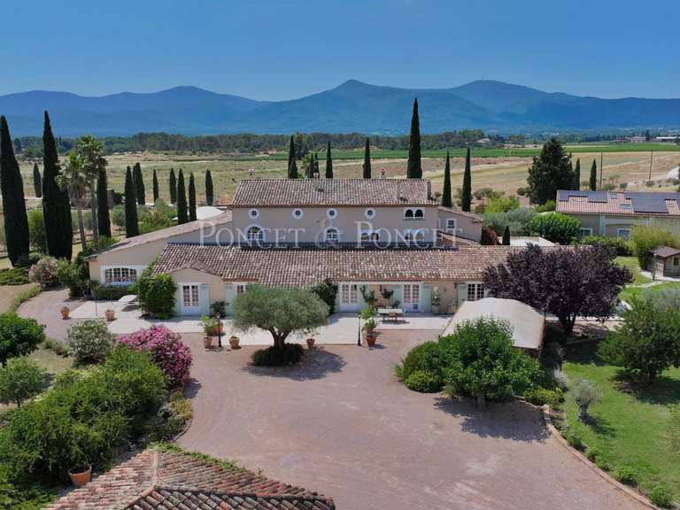 Propriété Brignoles - 12 chambres - 1080m²