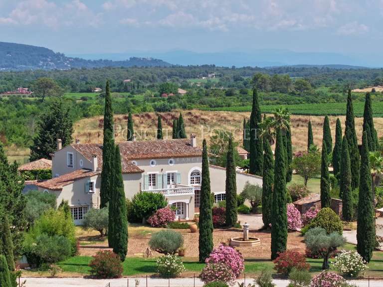 Propriété Brignoles - 12 chambres - 1080m²