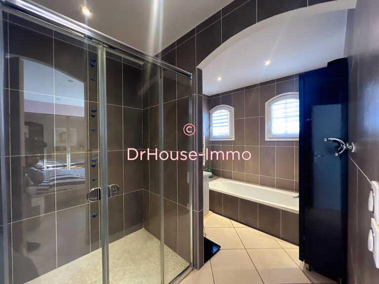 Villa Brignoles - 4 chambres - 230m²