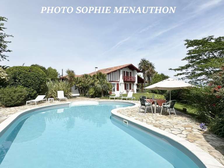 Maison Briscous - 4 chambres - 188m²