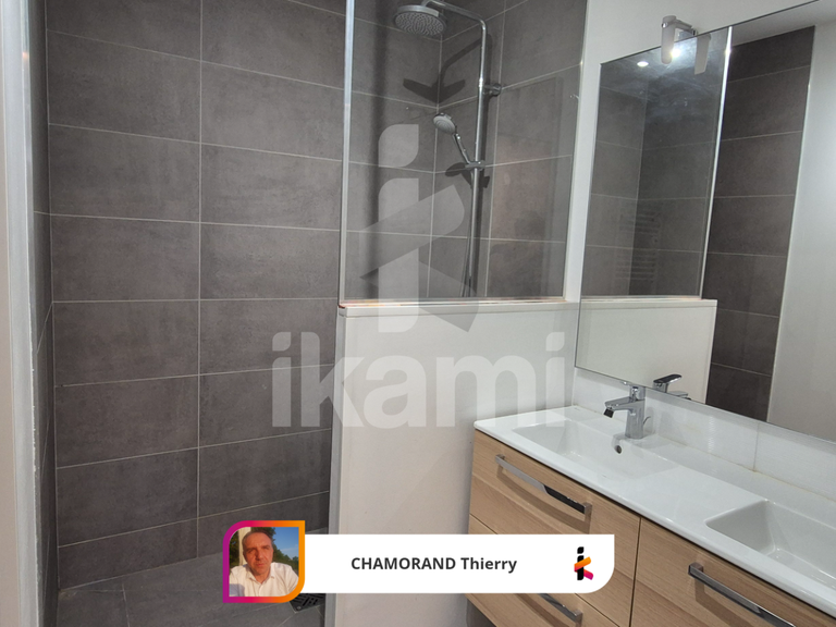 Appartement Brison-Saint-Innocent - 3 chambres - 102m²