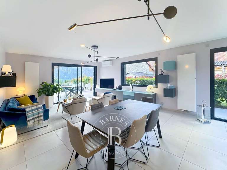 Appartement Brison-Saint-Innocent - 3 chambres - 94m²