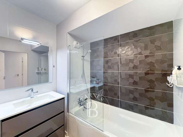Appartement Brison-Saint-Innocent - 3 chambres - 94m²