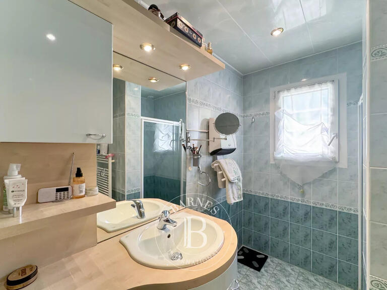 Maison Brison-Saint-Innocent - 3 chambres - 163m²