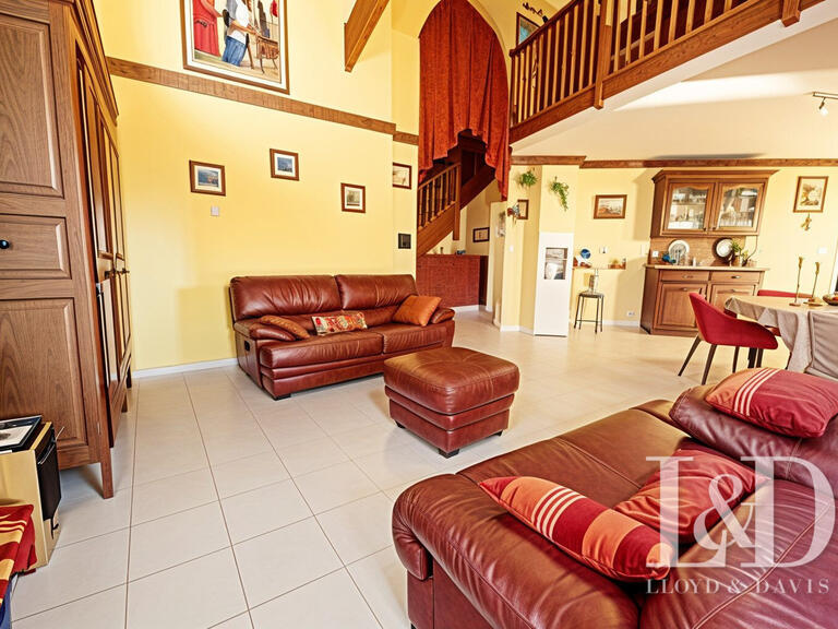 House Brison-Saint-Innocent - 3 bedrooms - 163m²