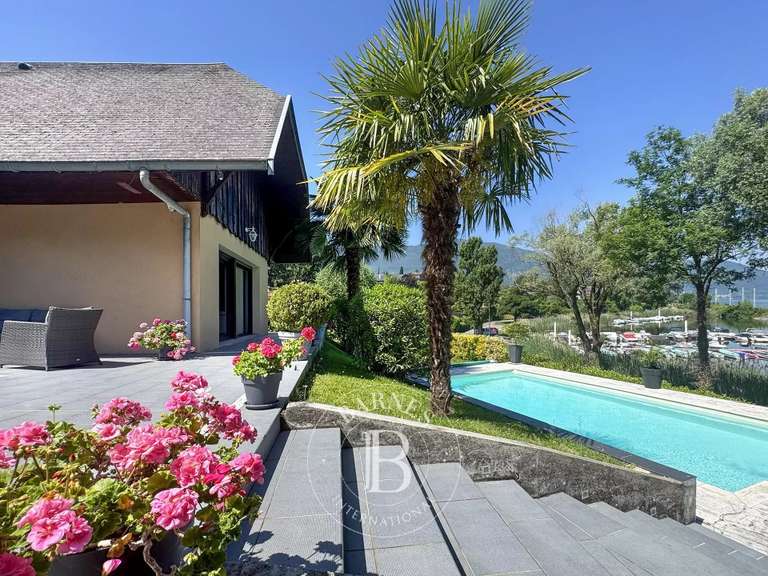 Maison Brison-Saint-Innocent - 3 chambres - 183m²