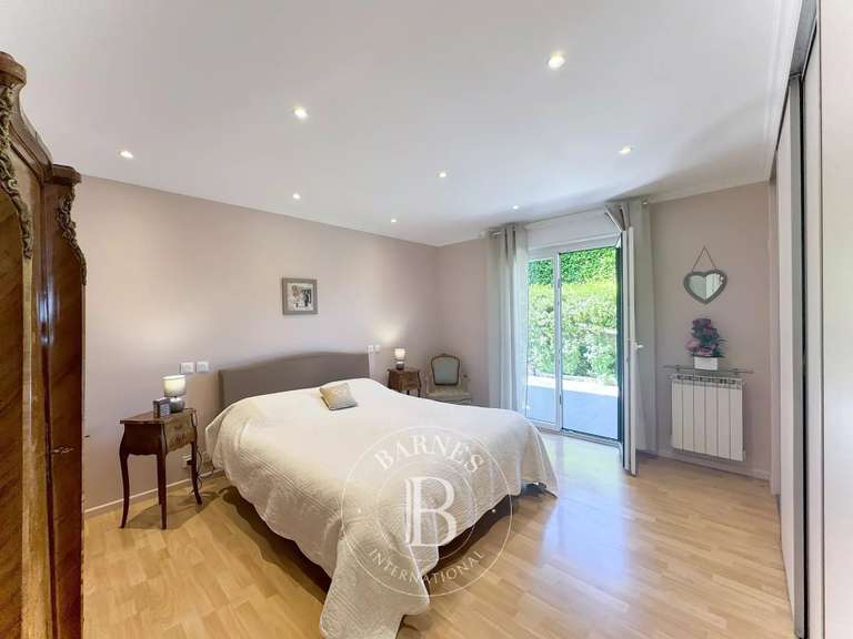 Maison Brison-Saint-Innocent - 3 chambres - 183m²