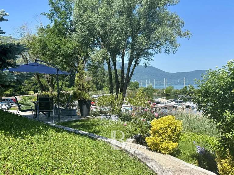 Maison Brison-Saint-Innocent - 3 chambres - 183m²