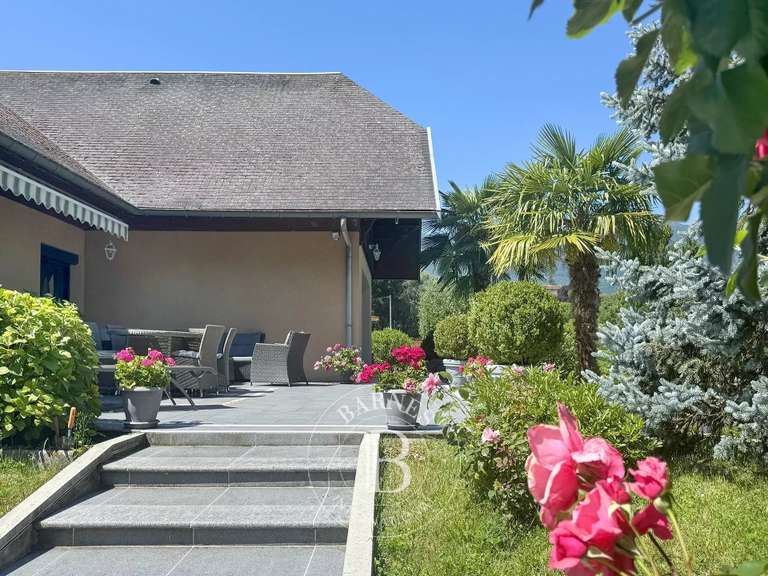 Maison Brison-Saint-Innocent - 3 chambres - 183m²