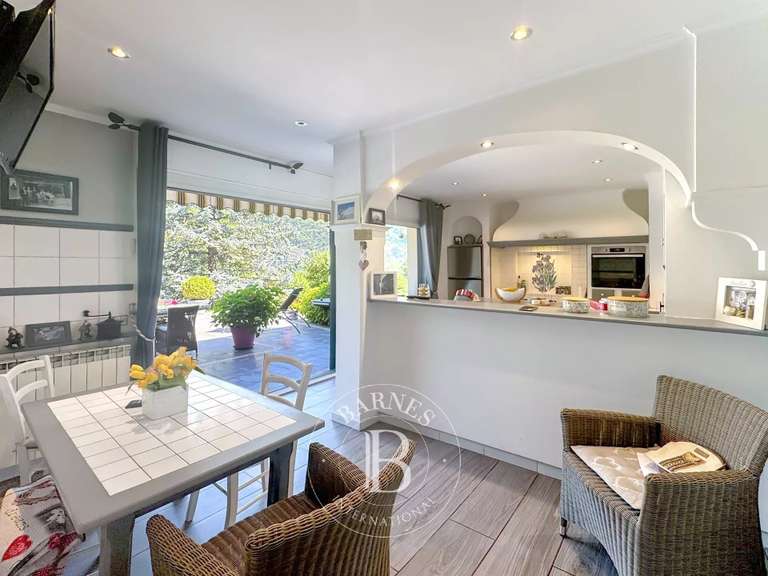Maison Brison-Saint-Innocent - 3 chambres - 183m²