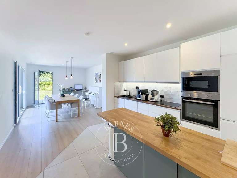 Maison Brison-Saint-Innocent - 3 chambres - 127m²