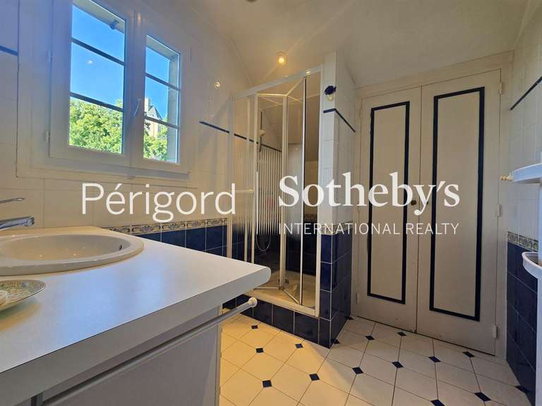 Maison Brive-la-Gaillarde - 6 chambres - 255m²