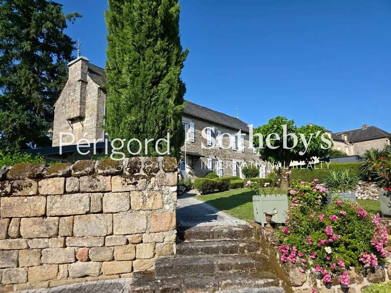 Maison Brive-la-Gaillarde - 6 chambres - 255m²