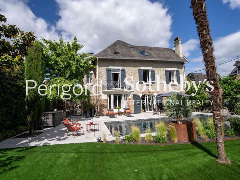 Maison Brive-la-Gaillarde - 5 chambres - 260m²