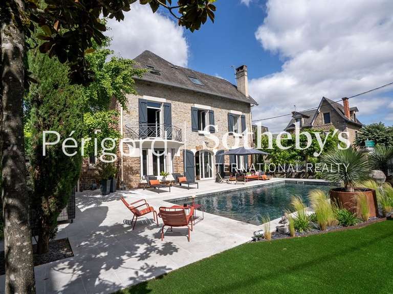 Maison Brive-la-Gaillarde - 5 chambres - 260m²